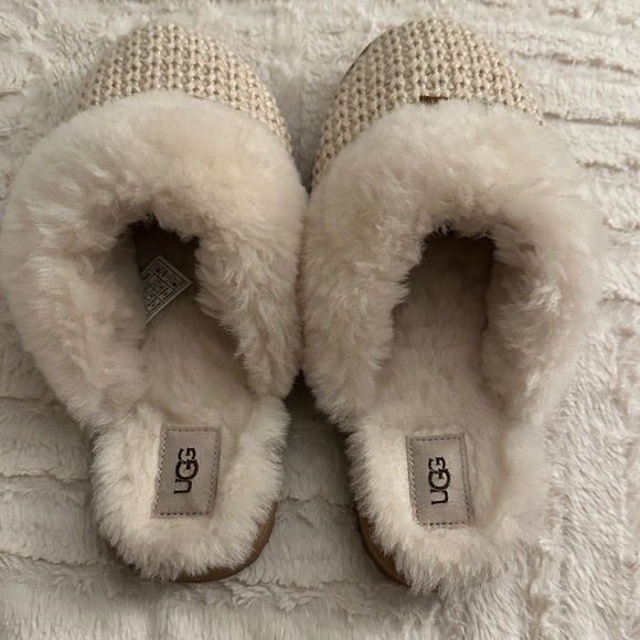 UGG Cozy Knit Slipper - Picture 4 of 4
